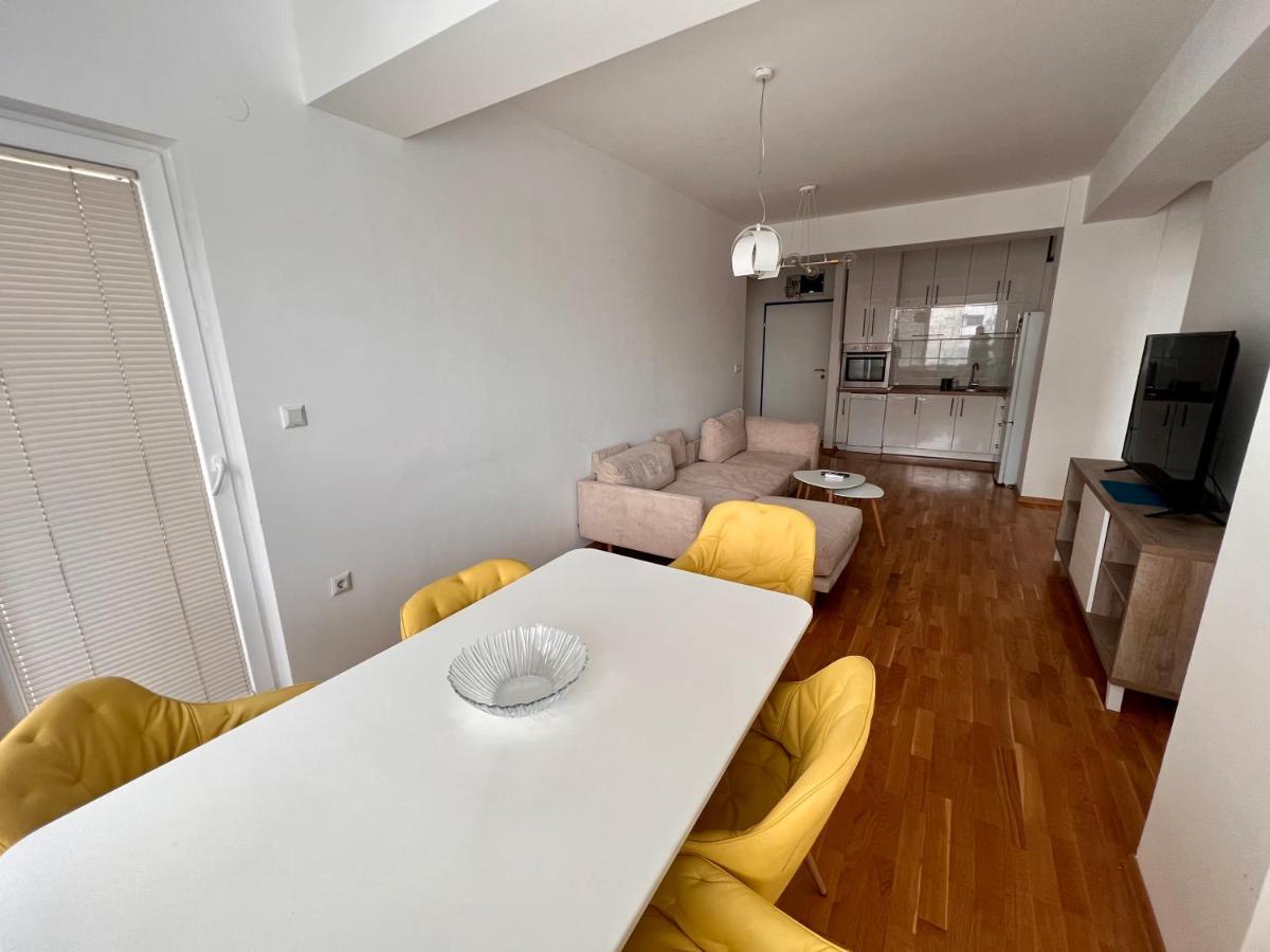 High-End Spacious Apartment Next To City Mall Скоп'є Екстер'єр фото