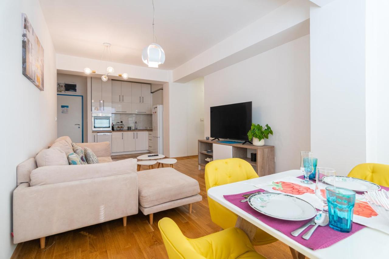 High-End Spacious Apartment Next To City Mall Скоп'є Екстер'єр фото