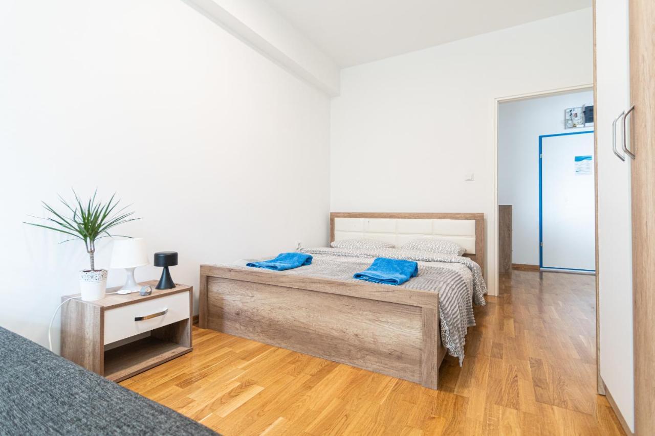 High-End Spacious Apartment Next To City Mall Скоп'є Екстер'єр фото