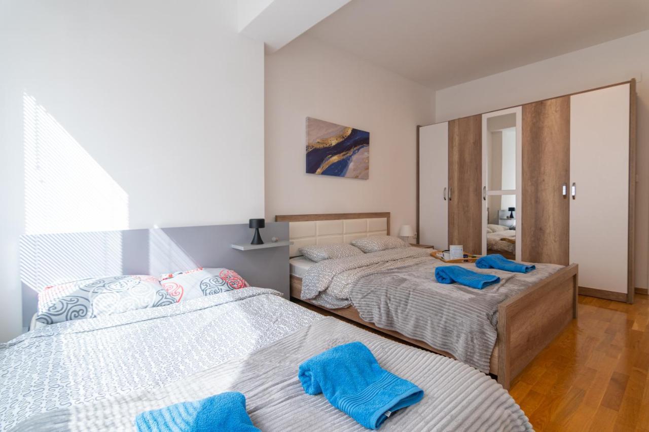 High-End Spacious Apartment Next To City Mall Скоп'є Екстер'єр фото