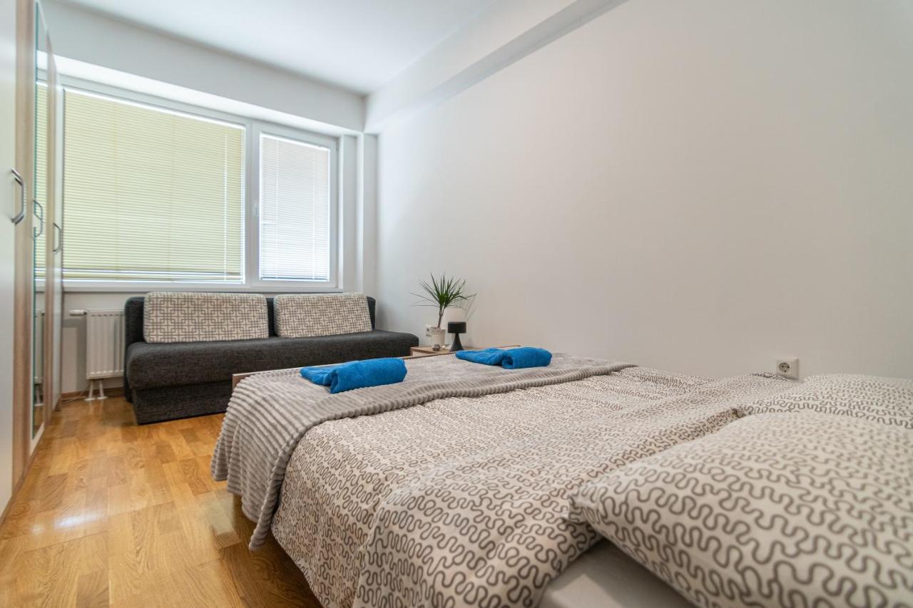 High-End Spacious Apartment Next To City Mall Скоп'є Екстер'єр фото